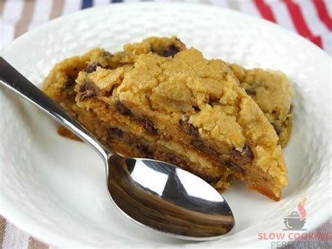 Giant Slow Cooker Cookie - Slow Cooking Perfected