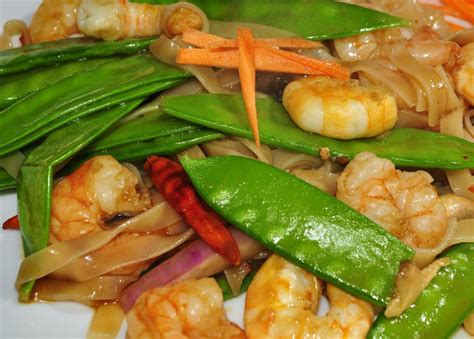 Shrimp with snow peas recipe | 110 calories | Happy …