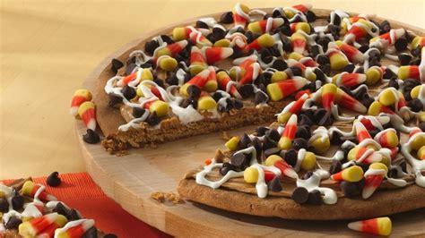 Halloween Cookie Pizza Recipe - Pillsbury.com