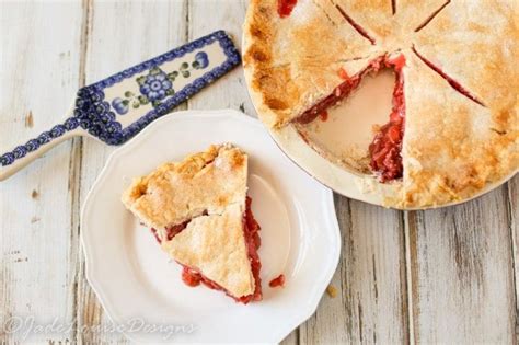 Perfect Flaky Pie Crust Recipe - Busy Creating Memories