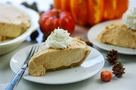 The BEST Keto No Bake Pumpkin Pie - That Low Carb Life
