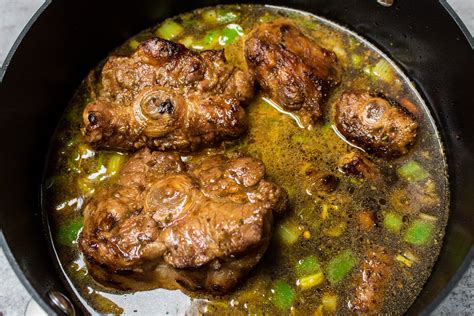 Jamaican Oxtails: Easy Braised Beef Oxtail Stew - Bake It …