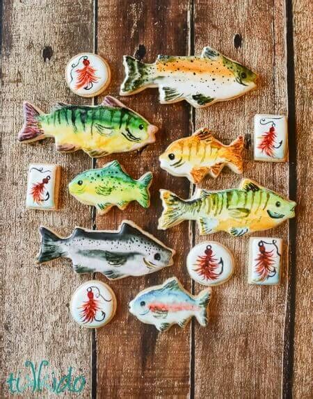 Watercolor Fish and Fishing Cookies | Tikkido.com