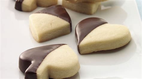 Chocolate-Dipped Shortbread Cookies Recipe 