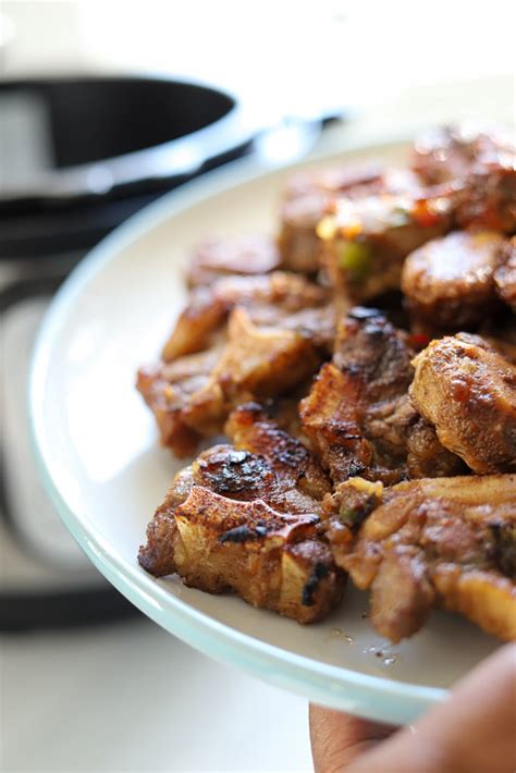 Jamaican Oxtail Recipe - The Seasoned Skillet