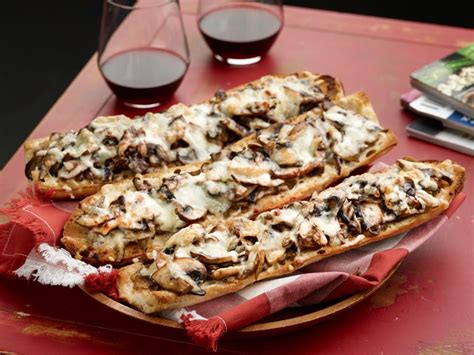 Mushroom Lovers' French Bread Pizzas Recipe | Rachael …