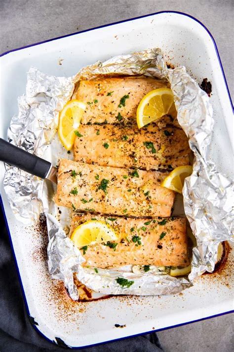 Lemon Garlic Butter Salmon Baked in Foil - The …