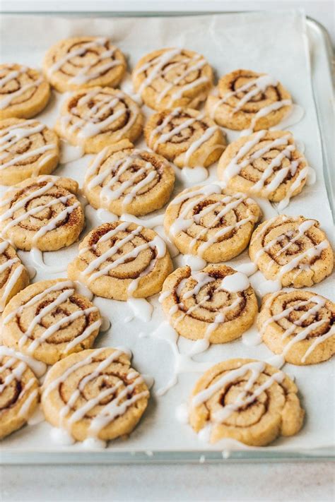 Cinnamon Roll Cookies - Pretty. Simple. Sweet.