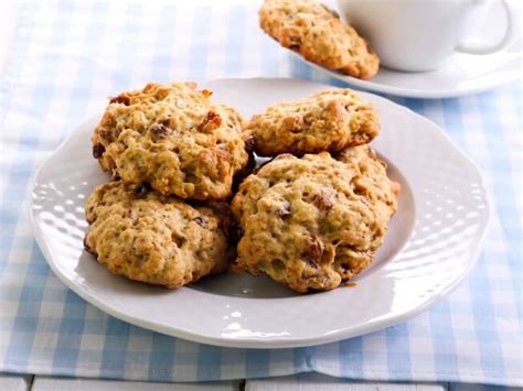 Fat Free Oatmeal Raisin Cookies Recipe | CDKitchen.com