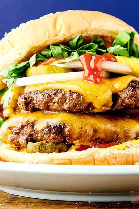 Smash Burger Recipe - Juicy and Crispy - 20-Minute Dinner!