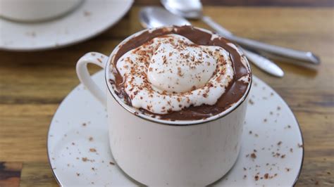 Thick Italian Hot Chocolate Recipe - The Cooking Foodie