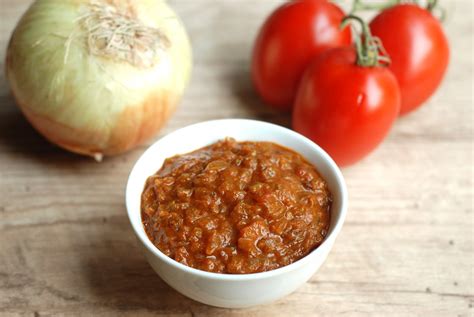 Basic Onion Tomato Gravy for Curries | Yummy O Yummy