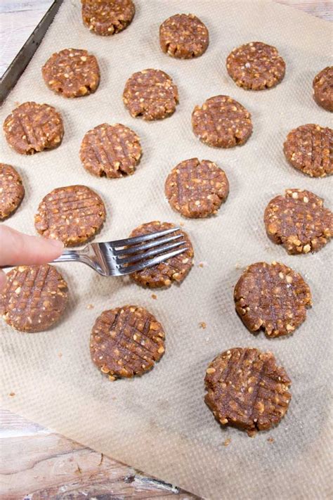 Low Carb Keto Peanut Butter Cookies Recipe - Sugar Free …