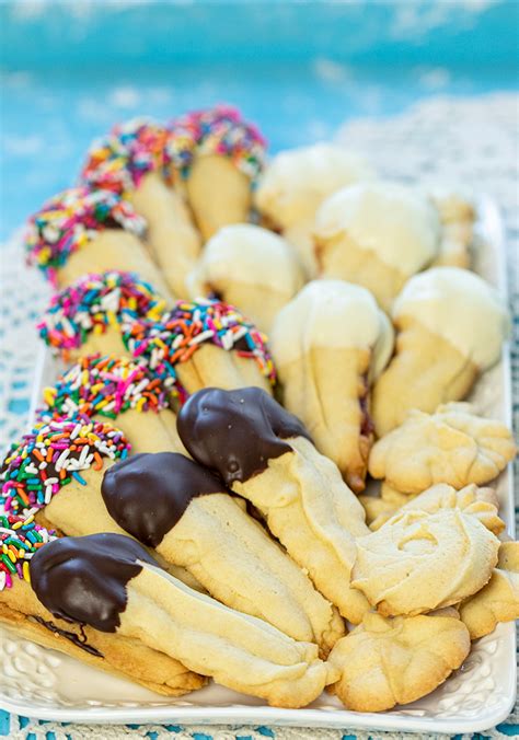 Italian Butter Cookies (Bakery-Style) for the Holidays
