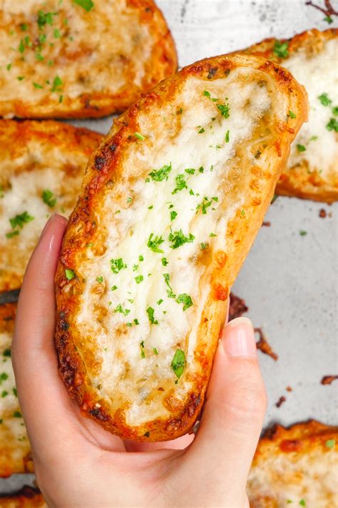 World's Best Cheesy Garlic Bread Recipe - Easy Peasy Meals