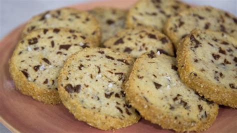 Salted Butter and Chocolate Chunk Shortbread Cookies …