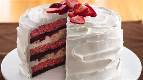 Cream-Filled Strawberry-Brownie Cake Recipe