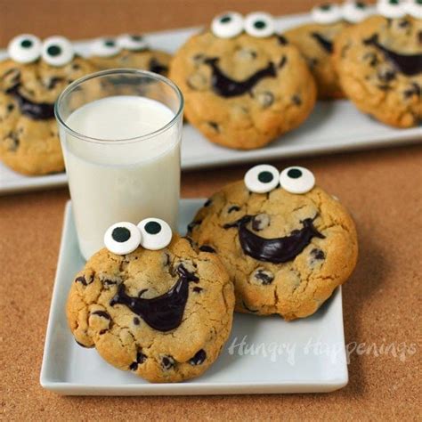 Smiley Face Chocolate Chip Cookies - Fun Desserts