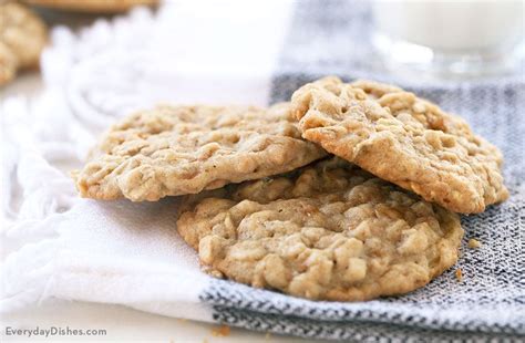 moist & chewy oatmeal toffee cookies - Everyday Dishes