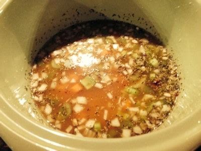 Slow Cooker Ham and White Bean Soup [Recipe]