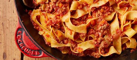 Spaghetti Marinara - Traditional Italian recipe | Mutti Recipe
