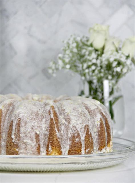 Easy Lemon Pound Cake with Lemon Glaze - Southern …