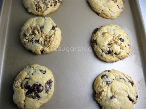vanilla sugar blog: levain bakery cc cookie