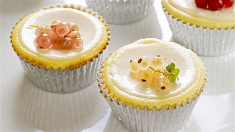 Cheesecake Cupcakes with Sour Cream Topping Recipe
