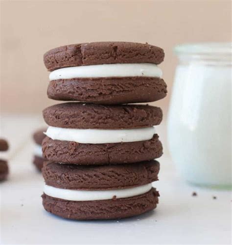 Chocolate Sandwich Cookies with White Chocolate Creme …
