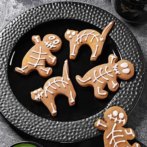 Gingerbread Skeletons Recipe: How to Make It - Taste of …