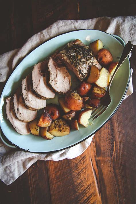 5 Ingredient Crock Pot Pork Roast and Potatoes Recipe