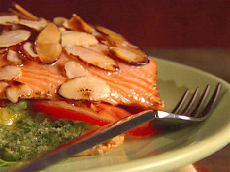 Salmon with Puff Pastry and Pesto Recipe - Food …