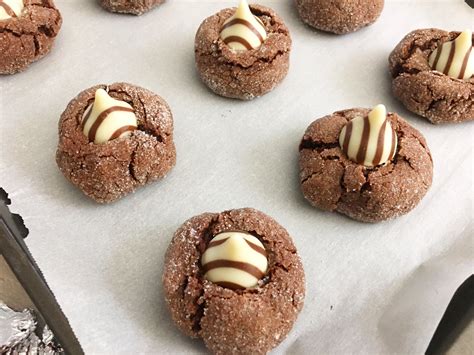 Hershey's Hugs Blossom Cookies! - My Incredible Recipes
