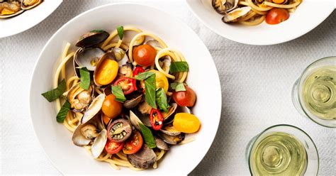 An Especially Summery Take on Spaghetti and Clams
