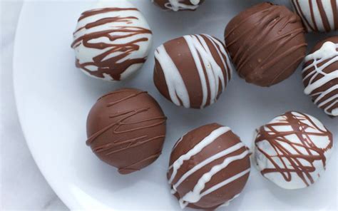 How to Make Oreo Balls for Cookies and Cream Lovers
