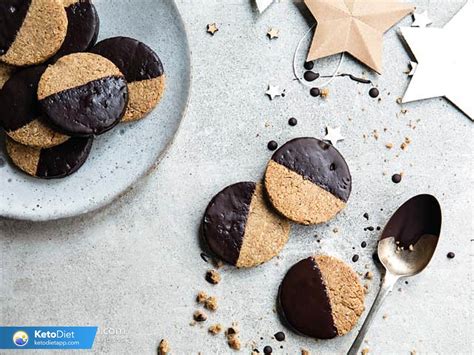 Keto Chocolate Dipped Cookies | KetoDiet Blog