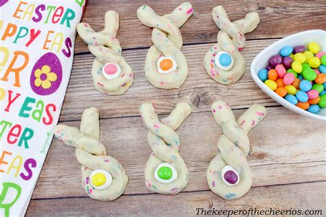 Easter Bunny Sugar Cookies - The Keeper of the Cheerios