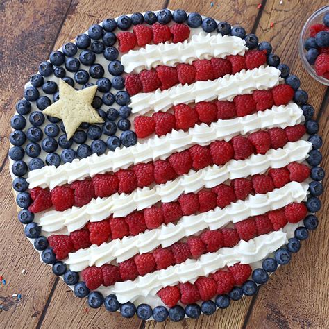 Easy + delicious American flag fruit pizza - It's Always …