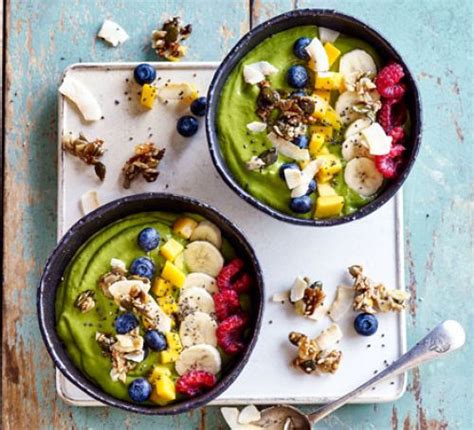 Green goddess smoothie bowl recipe | BBC Good Food