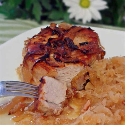 Oma's Pork Chops with Sauerkraut ~ Schweinekoteletts …