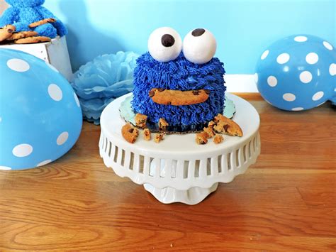 DIY Cookie Monster Smash Cake - Beautiful Eats