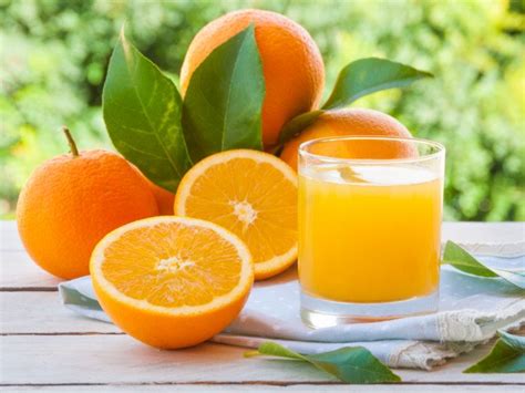2 Ways To Make Fresh Orange Juice - Organic Facts