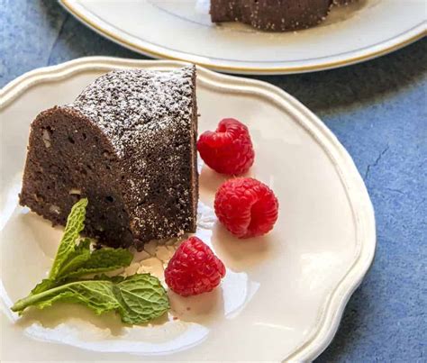 Keto Chocolate Cake | The BEST Low Carb Cake Recipe!