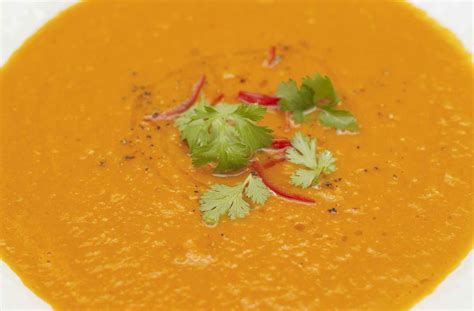 Jamie Oliver's spicy tomato soup | Dinner Recipes | GoodTo