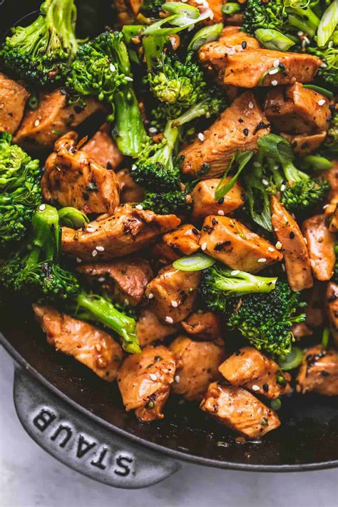 Chicken and Broccoli Stir Fry - Creme De La Crumb