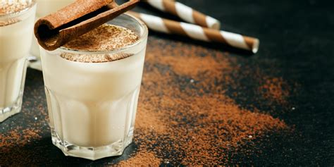 12 Easy Spiked Eggnog Recipes - Best Alcohol to Mix in …