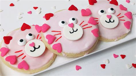 Valentine’s Day Cat Cookies Recipe - Tablespoon.com
