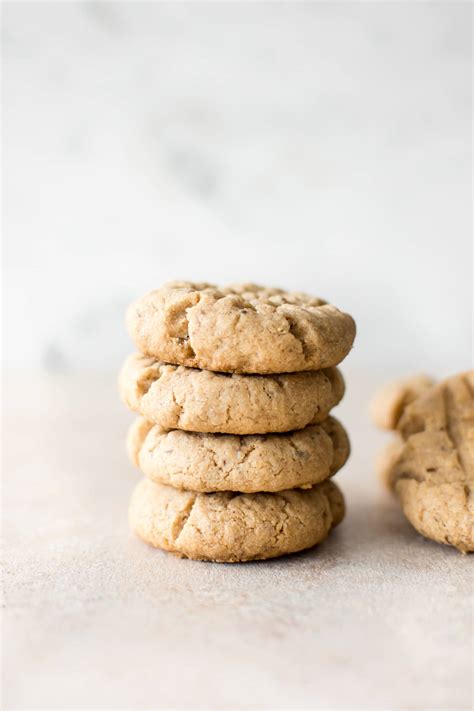 Easy Vegan Peanut Butter Cookies (Only 4 Ingredients!)