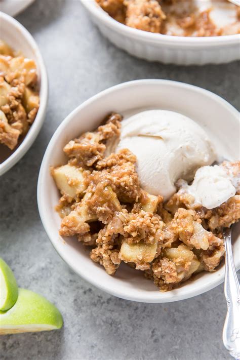 The Best Easy Apple Crisp - Perfect Every Time!