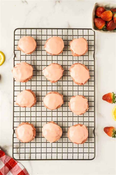 Springtime Strawberry Lemonade Cookies - Heart's …